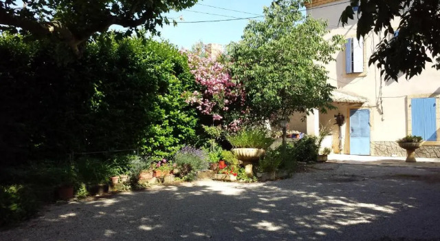 Коттедж с 3 комнатами 926 Chemin de Saint-Antoine