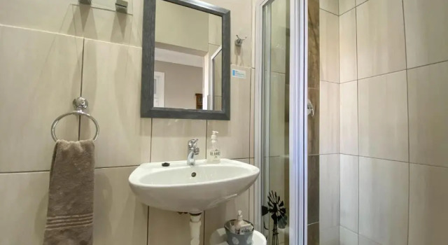 Двухместный номер Standard с видом на бассейн De Akker Guest House Oudtshoorn