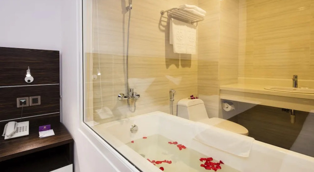 Номер Premier Balcony Nha Trang Hotel