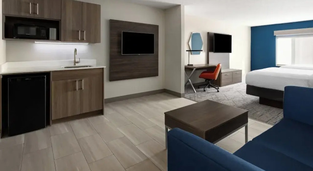 Люкс Holiday Inn Express & Suites Meriden by IHG