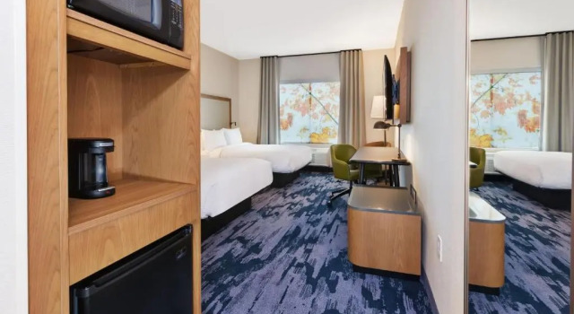Четырёхместный номер Standard Fairfield by Marriott Inn & Suites Grand Rapids North