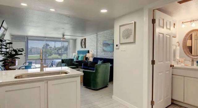 Shore Thing Studio Bedroom Condo by Redawning