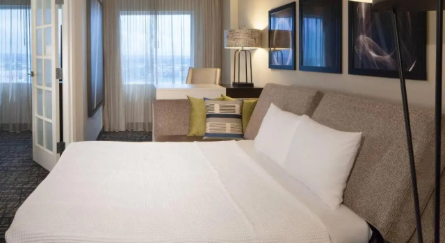 Двухместный люкс c 1 спальней Dallas Marriott Suites Medical/Market Center