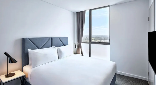 Люкс с 3 комнатами с балконом Meriton Suites Liverpool