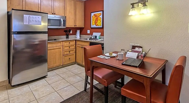 Четырёхместный люкс с 2 комнатами Residence Inn by Marriott Fayetteville Cross Creek