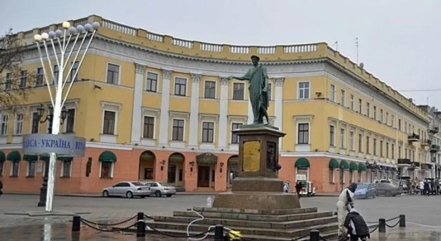 Apartment for Rent on Deribasovskaya street, Забронировать Апартаменты/квартира Отели Одессы с парковкой, рядом с Одесский Национальный Академический театр Оперы и Балета, Парковка