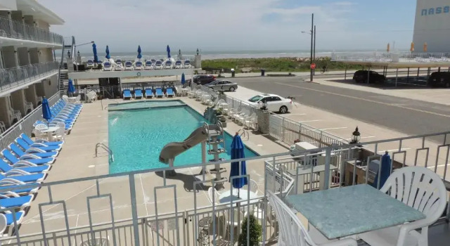 Люкс Deluxe Fleur de Lis Beach Motel