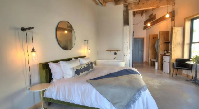 Двухместный люкс с видом на реку Bowline Hotel