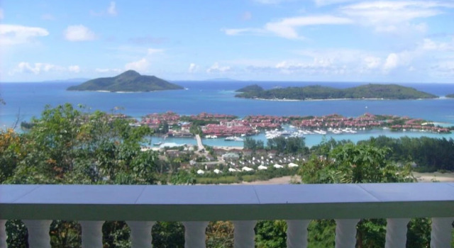 Villa With 2 Bedrooms in Victoria, With Wonderful sea View, Enclosed G, Rezerwuj Willa Victoria Mahe Island