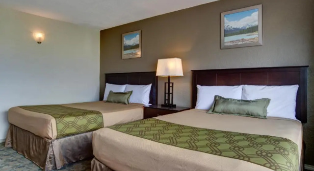 Полулюкс Knights Inn Kamloops