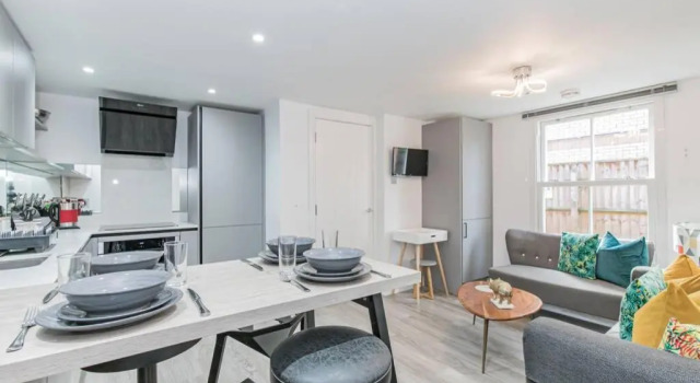 Апартаменты Oxford City Centre apartment with parking!