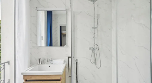Номер Standard Hôtel Le National Clichy Paris
