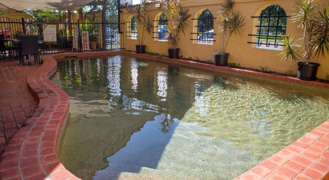 Adobe Motel, Забронировать Мотель Мотели Кэрнс, рядом с Cairns Family Court, Мотель