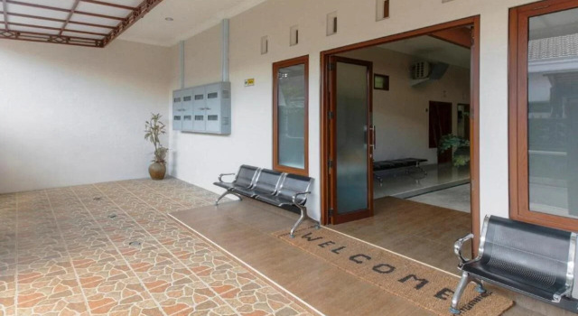 RedDoorz at Syariah House Purwokerto, Prenota Hotel Hotel economici a Banyumas