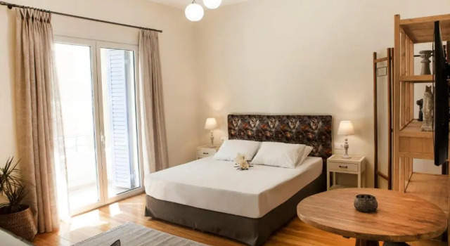 Bentzi...Boutique Apartment 6, Superior Suite for 4 Guests