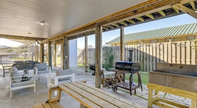 2 Mi to Beach + Fishing Pier: Gulf Coast Retreat, Book Feriehus Port O Connor Houston