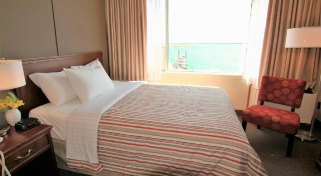 Двухместный номер Standard с видом на озеро Confederation Place Hotel