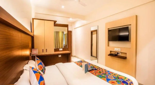 Номер Standard FabHotel Spring Inn - Nr Borivali Station