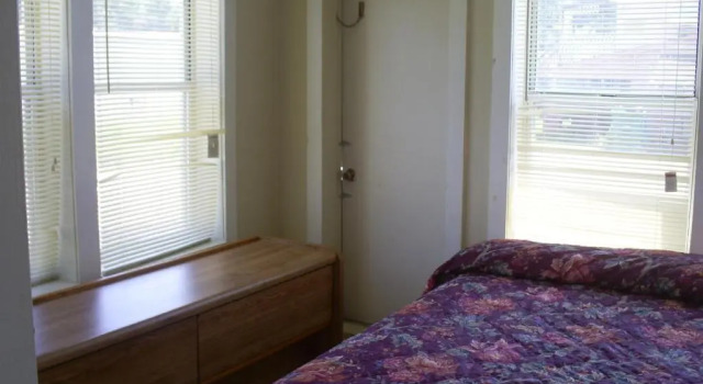 Standard Zimmer Crestview Inn