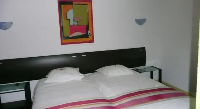 Auberge Du Petit Caillou, Prenota Ostello Bouzonville Great Eastern Region
