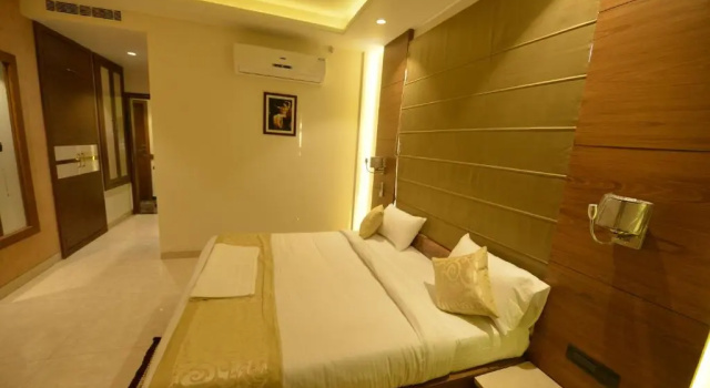 Hotel RR 62-Jaipur City Centre Hotel, Забронировать Отель Отели штата Раджастхана с парковкой, Парковка