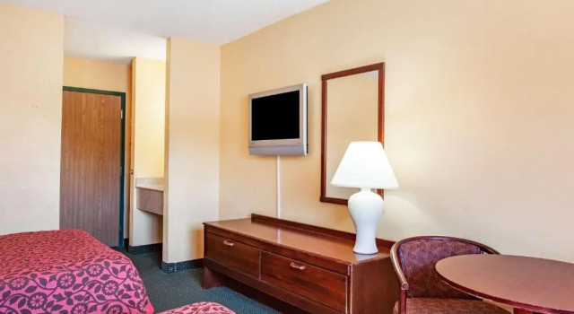 Четырёхместный номер Standard Days Inn by Wyndham Canastota Verona