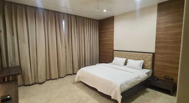 Hotel Sachin Executive, Забронировать Отель Отели и гостиницы Нараяангаон, Отель