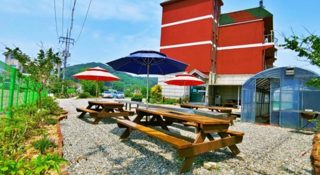 Hwaseong (Jebudo) Gaetbeol Pension, Забронировать Отель Отели Хвасон с парковкой, Парковка