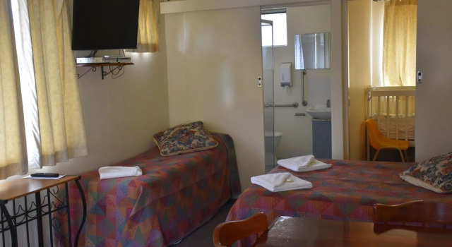 Mount Barker Valley Views Motel & Chalets, Western Australia, Prenota Chalet Mount Barker Australia dell'Ovest