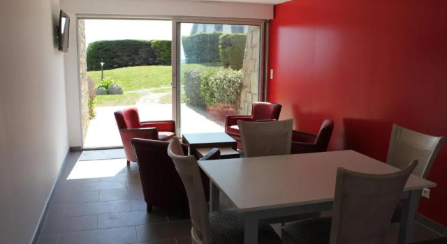 Апартаменты Appartement Vue Mer Au Jardin De La Comtesse