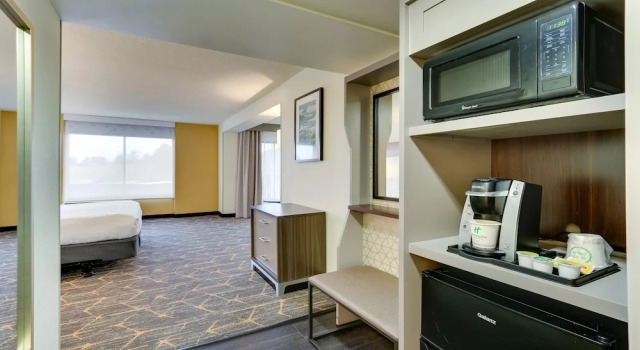 Двухместный номер Standard с балконом Holiday Inn Staunton Conference Center by IHG