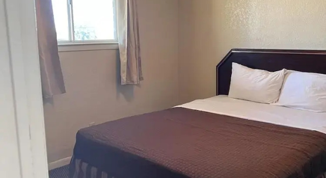 Hallmark Inn and Suites