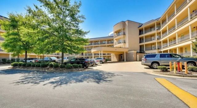 Auburn Retreat w/ Balcony - Walk to Campus!, Rezerwuj Apartament Auburn Alabama
