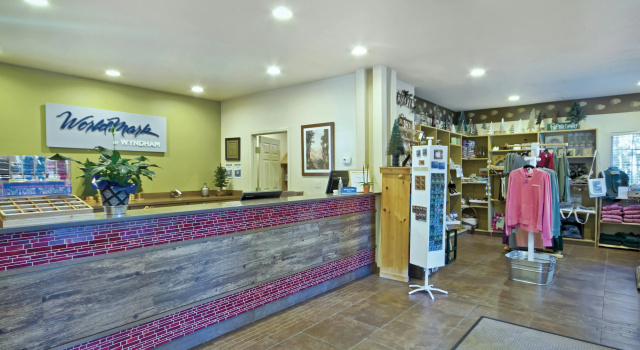 WorldMark Pinetop, Забронировать Отель Пайнтоп штат Аризона, рядом с Загородный гольф-клуб Pinetop Lakes