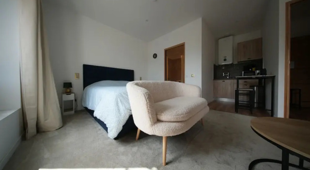 Апартаменты Comfort HDG Hôtel Gare de LIsle Adam Apparts Hotel