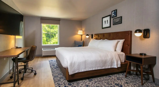 Двухместный номер Standard Four Points by Sheraton Deadwood