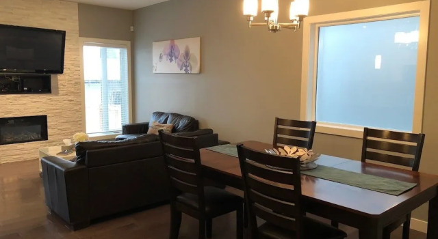 Luxury Bowness Getaway, Брондау Қонақ үй Калгари Calgary Region