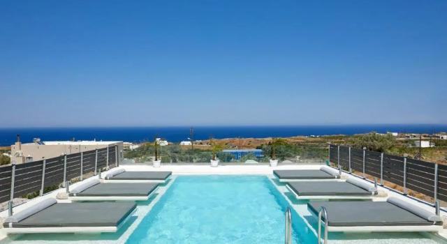 Люкс с балконом и с видом на море Nalu Suites