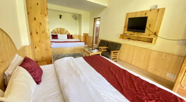 Hotel Purnima - A Riverside Hotel in Kasol, Забронировать Отель Отели Касоль с парковкой, Парковка