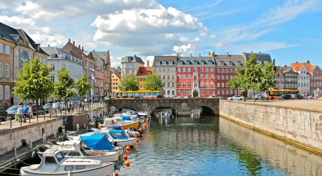 Hyggelig 1 bedroom apartment in the historical centre of Copenhagen, Забронировать Апартаменты/квартира Копенгаген Остров Зеландия, рядом с Памятник Гансу Христиану Андерсену