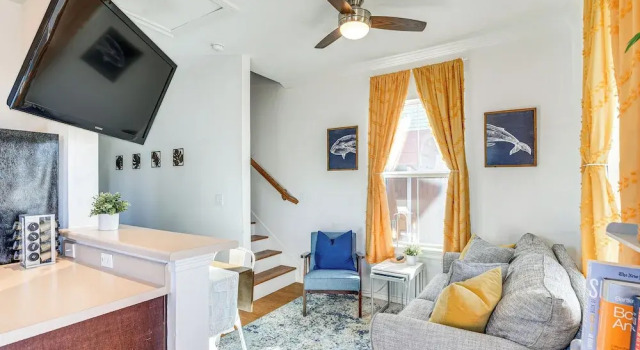 Walk to Beach: Family Home w/ Patio in Galveston