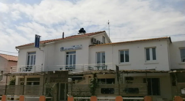 Blue Hotel, Забронировать Отель Отели Ла-Сен-сюр-Мер с завтраком, Завтраки