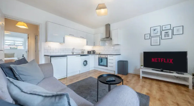 Stansted Airport & Bishops Stortford Town Centre Professional Apartment