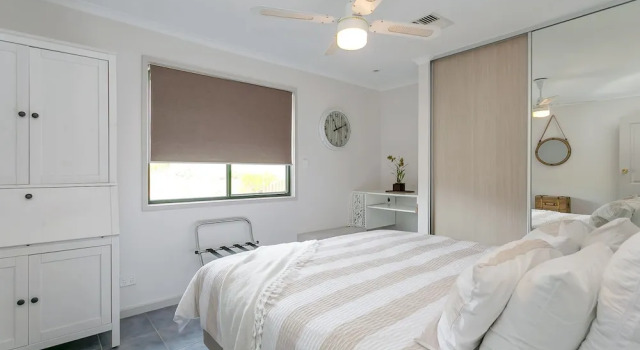 Juggle House, Book Hotel Murray Bridge South Australia