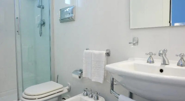 Четырёхместный номер Standard с балконом Hotel Punta Nord Est