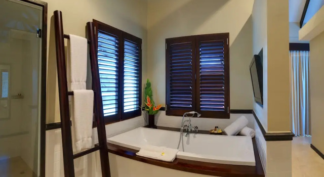 Warwick Le Lagon - Vanuatu, Book Ferieresort Businesshoteller i Efate, 4* 5*