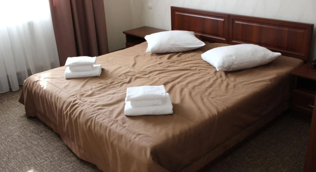 Riviera Hotel, Prenota Hotel Hotel a Ivano-Frankovsk con parcheggio, Parcheggio