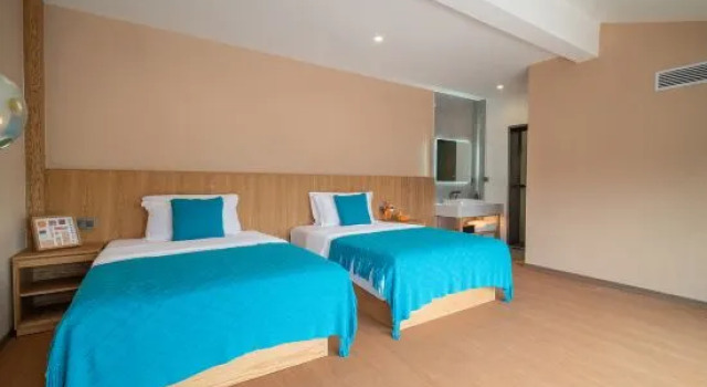 Семейная капсула Дуплекс Yunshang Jianli Homestay (Libo Xiaoqikong Scenic Area East Gate Ticket Hall)