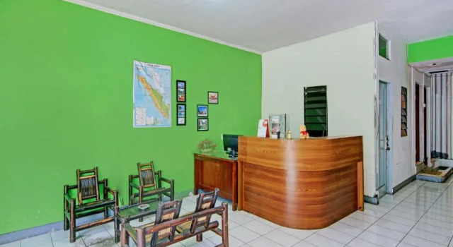 OYO 90468 Monalisa Guesthouse, Rezervovat Hotel Hotely v Padang s parkováním, Parkování