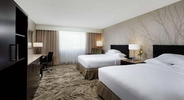 Четырёхместный номер Standard Hilton Cincinnati Airport